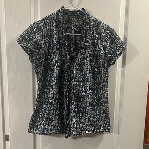 Eddie Bauer Women's Top‎ in Blue and White
